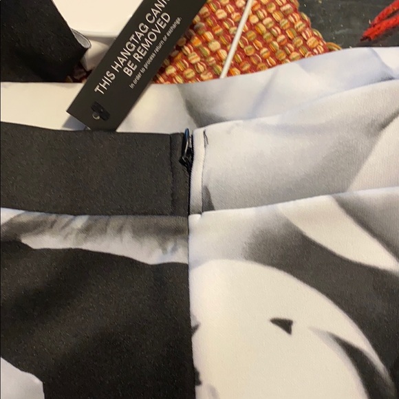 Dress - Picture 5 of 7